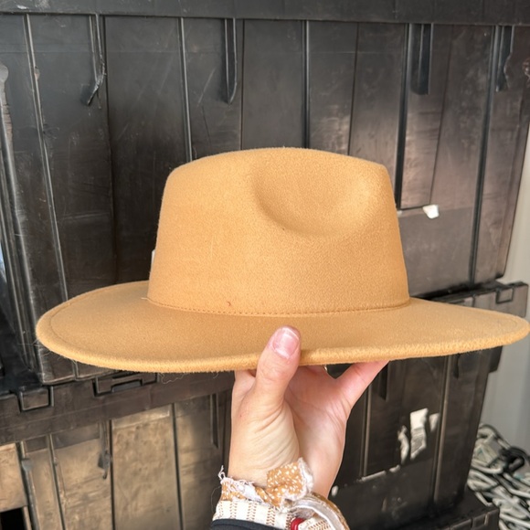 New felt ran wide brim hat - Picture 2 of 4